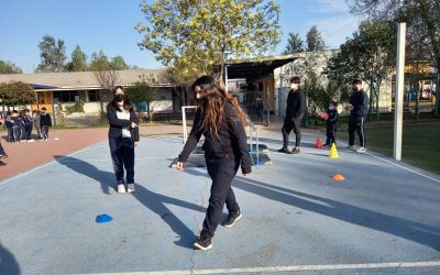 «Promoción de estilos de vida activos y saludables» (alumnos de III° y IV°Medio) con alumnos de Kinder.