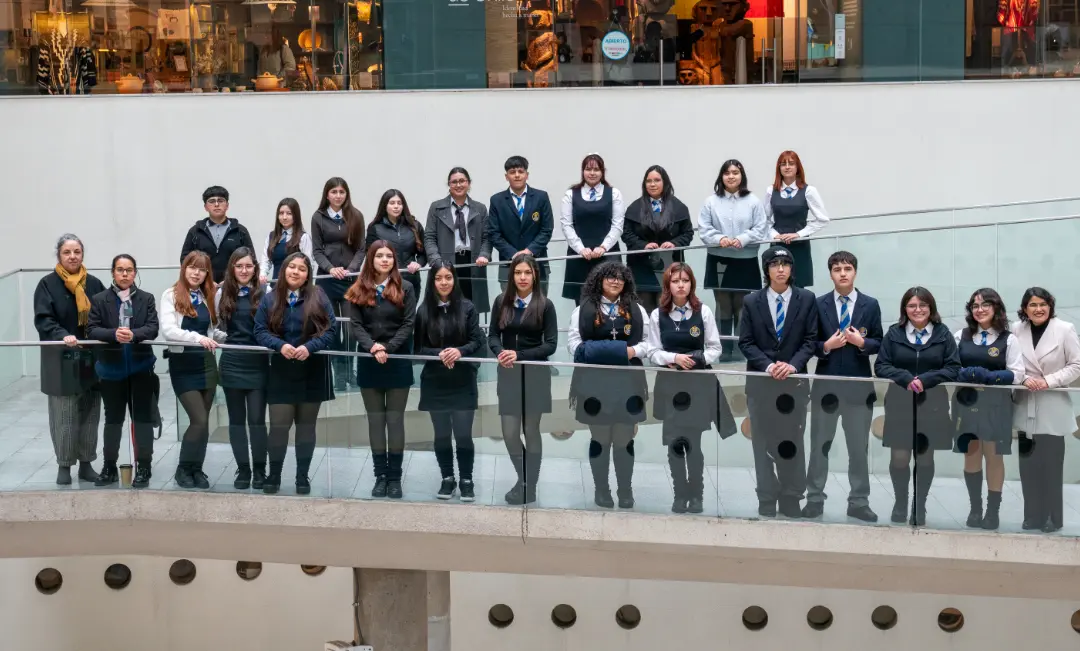 Estudiantes de enseñanza media de nuestro colegio exhiben sus obras en Stgo Foto 2026
