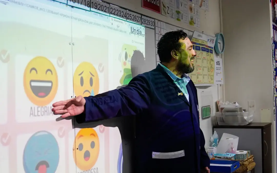 Orgullo JJP: Nuestro profesor Lucas Fanoni gana premio nacional por su trabajo con las emociones